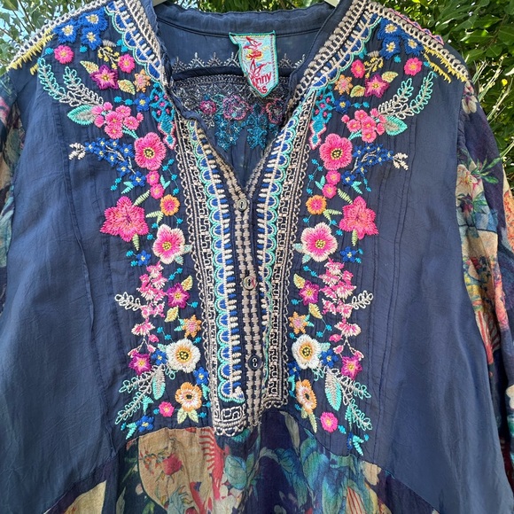 🌼Beautiful Johnny Was Floral Embroidered Blouse/Tunic - Picture 8 of 9